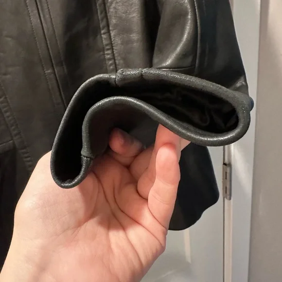 AVANTI Black Leather Women's Jacket - Picture 5 of 15